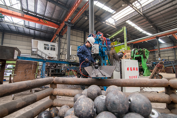 锡林格勒盟网架配件-螺栓球加工车间